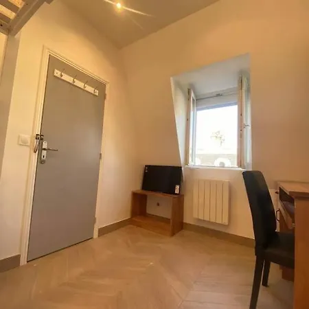 Amour De L'arc Triomple Apartment
